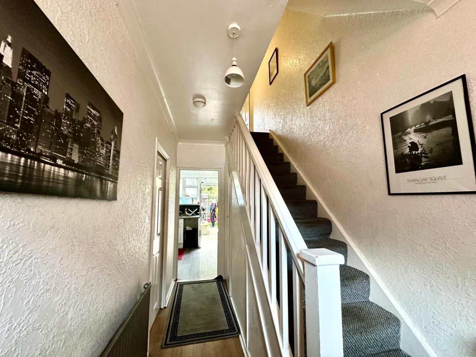 Whitechapel R1 Guest house