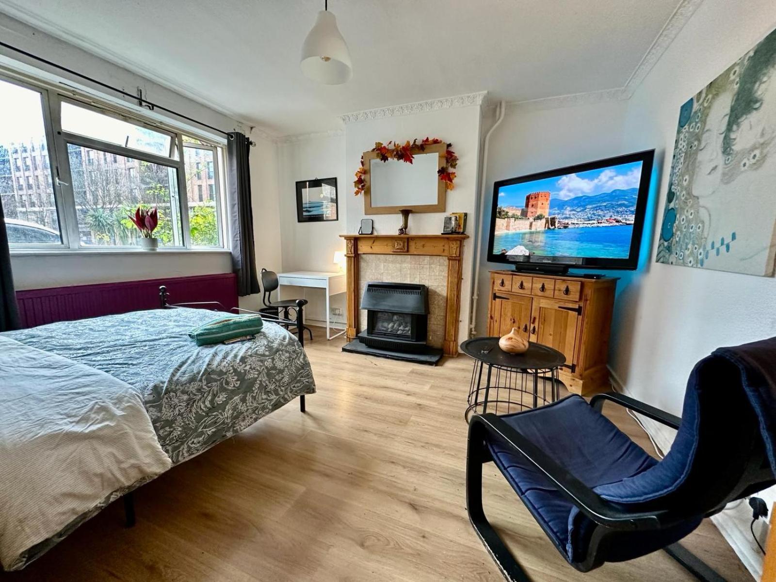 Whitechapel R1 Guest house
